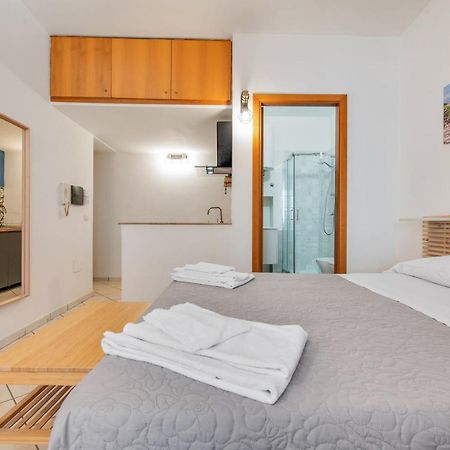 Spaccanapoli - Fully Equipped Studio Luaran gambar