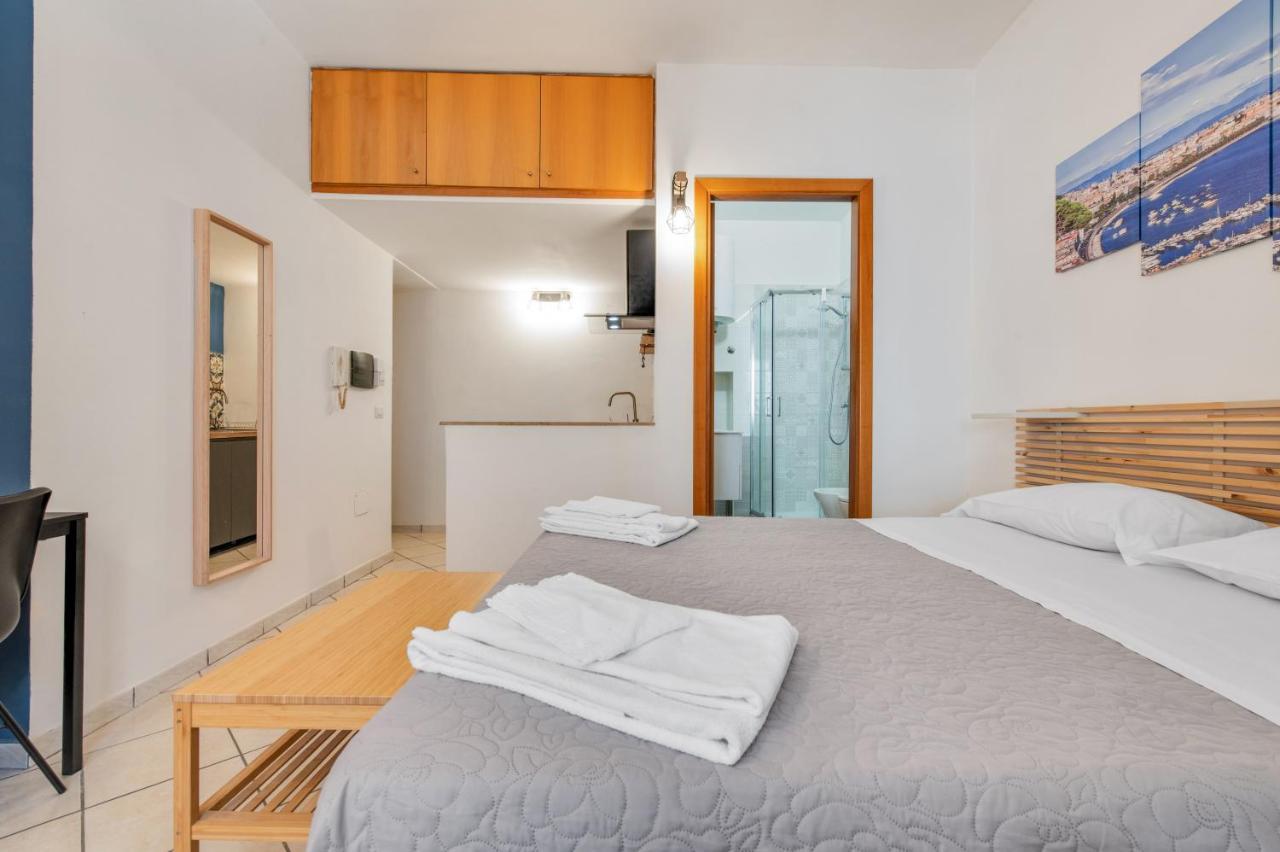 Spaccanapoli - Fully Equipped Studio Luaran gambar